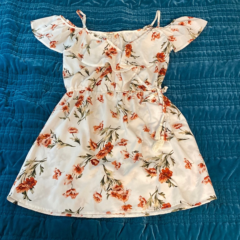 Size Large Floral white summer dress. Never worn before.